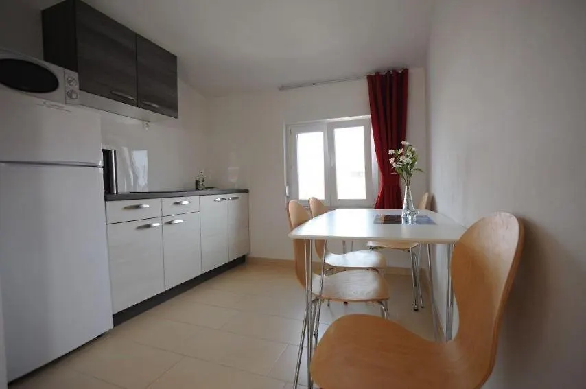 Graf-Apartments-Vir-Zadar 0*, Vir